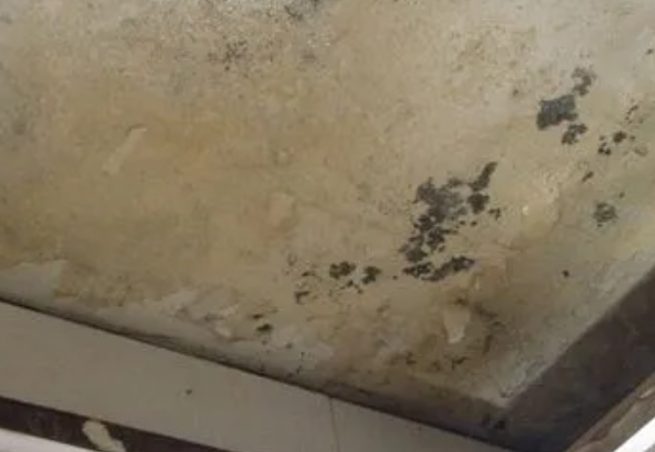 常熟阳台漏水维修公司分享下常熟卫生间渗水维修需要注意哪些问题。